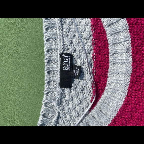 Sweater - Picture 5 of 7